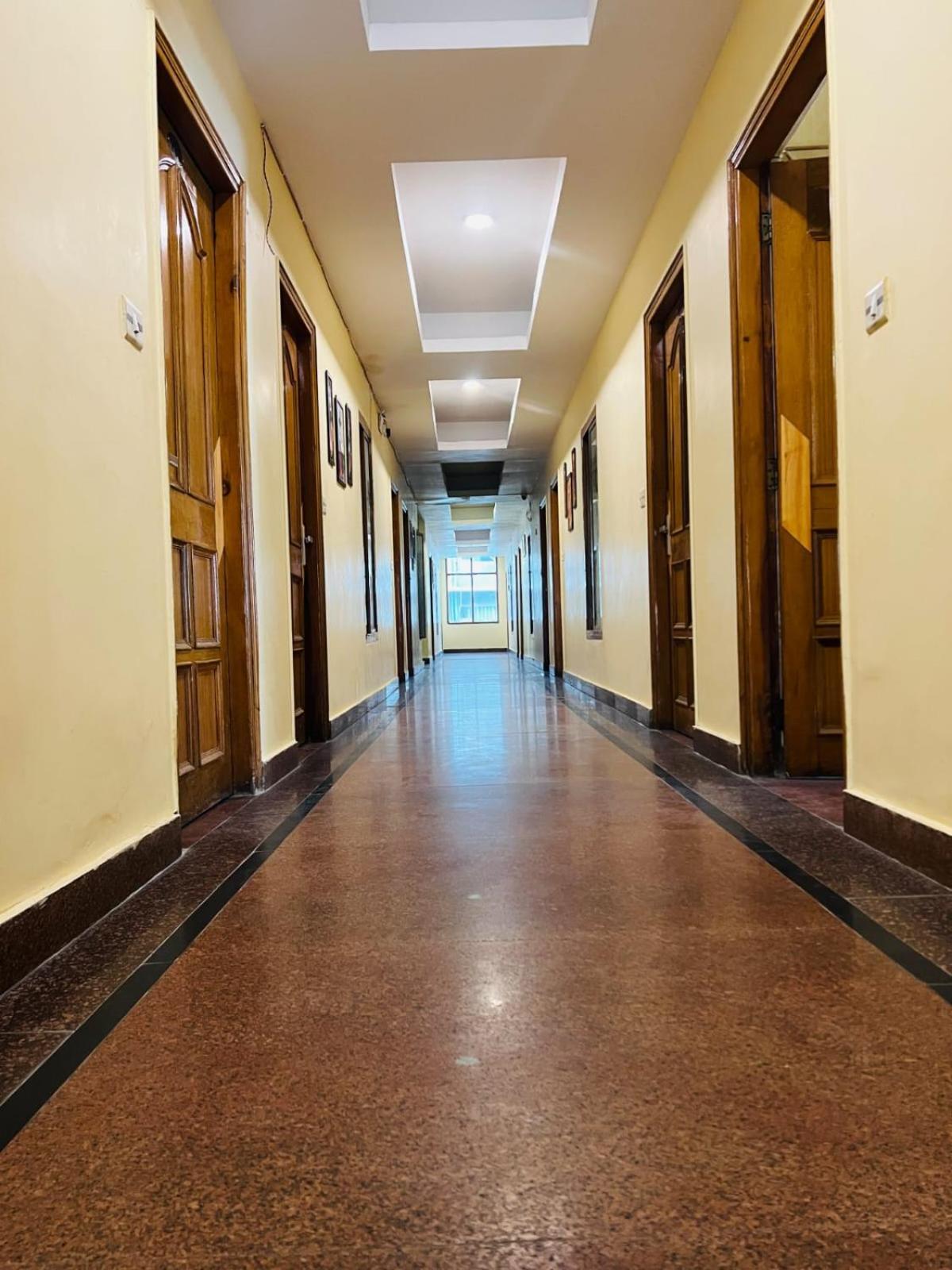 מנאלי Hotel Kalinga Grand - Luxury Comfort !! Travellers Delight !! Budget Friendly !! Prime Location !! Guest Favourite מראה חיצוני תמונה