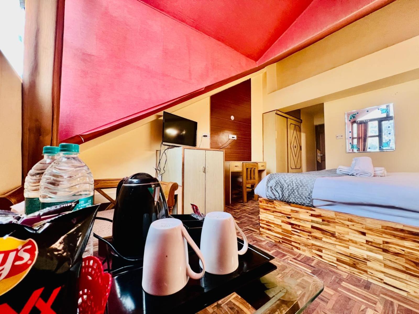 מנאלי Hotel Kalinga Grand - Luxury Comfort !! Travellers Delight !! Budget Friendly !! Prime Location !! Guest Favourite מראה חיצוני תמונה