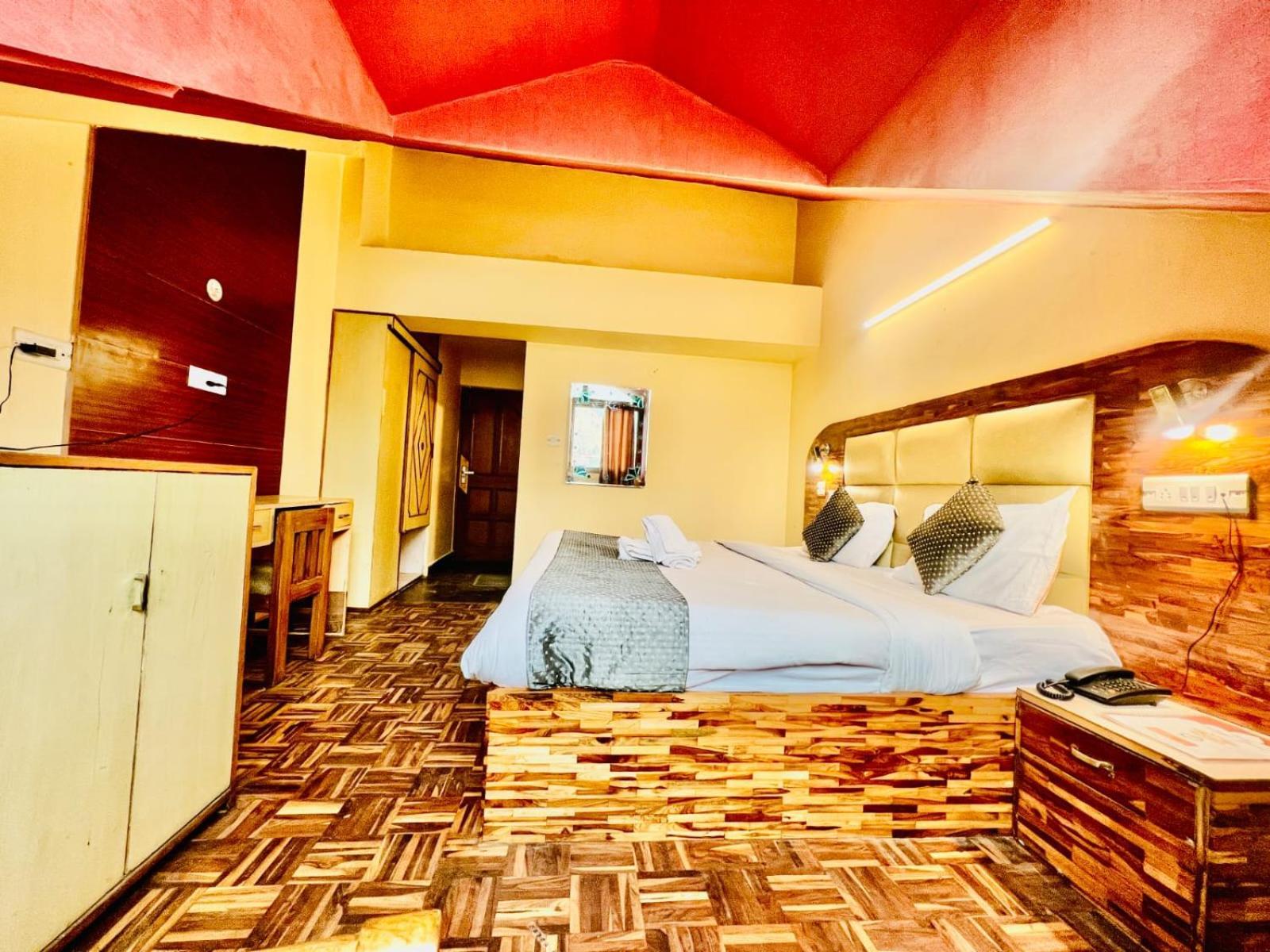 מנאלי Hotel Kalinga Grand - Luxury Comfort !! Travellers Delight !! Budget Friendly !! Prime Location !! Guest Favourite מראה חיצוני תמונה