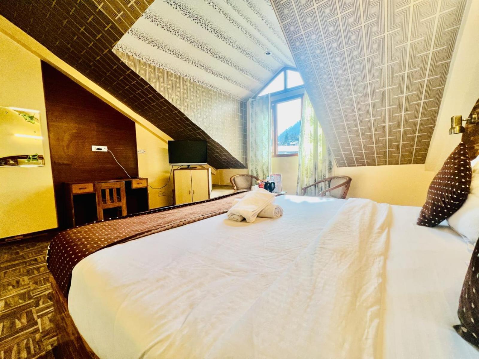 מנאלי Hotel Kalinga Grand - Luxury Comfort !! Travellers Delight !! Budget Friendly !! Prime Location !! Guest Favourite מראה חיצוני תמונה