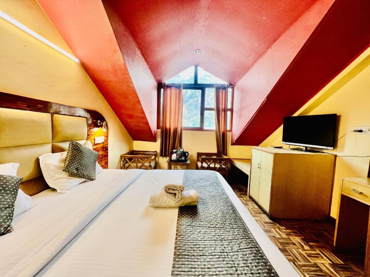 מנאלי Hotel Kalinga Grand - Luxury Comfort !! Travellers Delight !! Budget Friendly !! Prime Location !! Guest Favourite מראה חיצוני תמונה