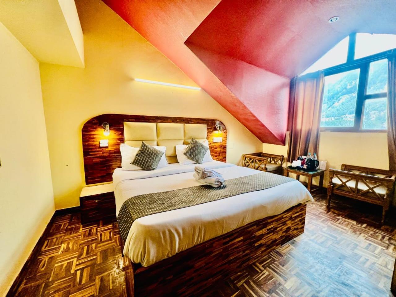 מנאלי Hotel Kalinga Grand - Luxury Comfort !! Travellers Delight !! Budget Friendly !! Prime Location !! Guest Favourite מראה חיצוני תמונה