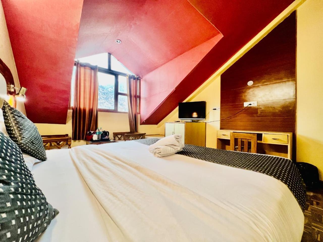 מנאלי Hotel Kalinga Grand - Luxury Comfort !! Travellers Delight !! Budget Friendly !! Prime Location !! Guest Favourite מראה חיצוני תמונה