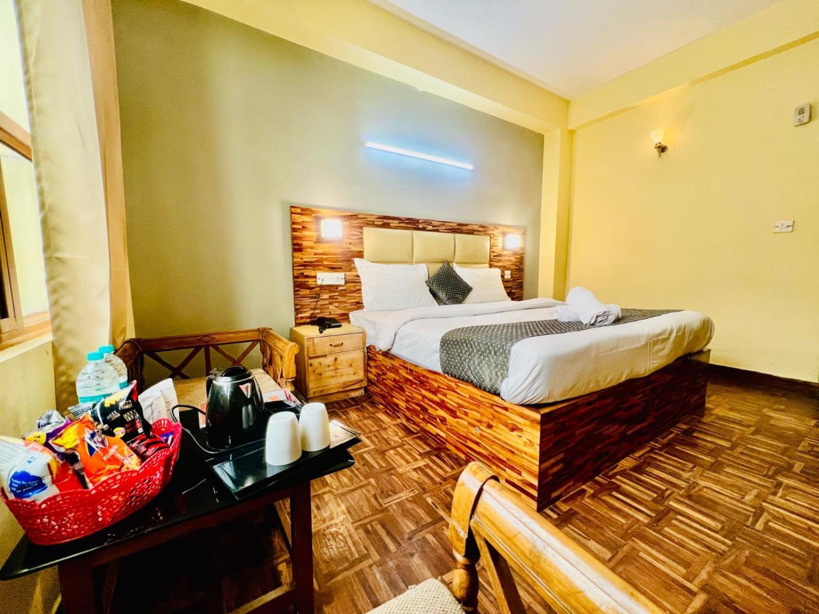 מנאלי Hotel Kalinga Grand - Luxury Comfort !! Travellers Delight !! Budget Friendly !! Prime Location !! Guest Favourite מראה חיצוני תמונה
